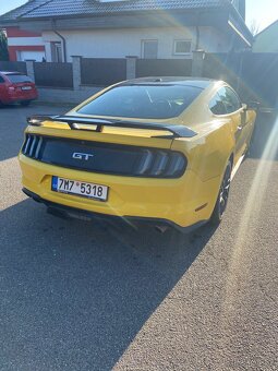 Ford mustang GT - 5