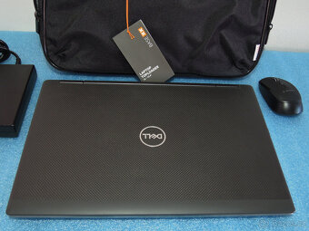 Dell Precision 7540 IPS 6.Jádro i7 2TB Quadro RTX3000 64GB - 5