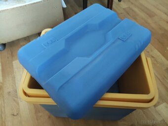 CHLADÍCÍ PLASTOVÝ BOX S PŘÍSLUŠENSTVÍM - 5