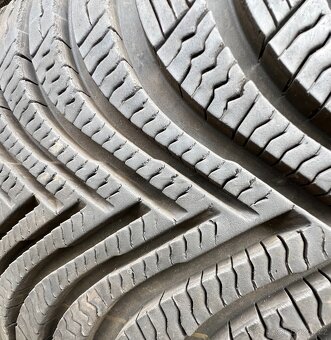 205/55 R17 95V XL zimní pneumatiky Michelin (3816) - 5