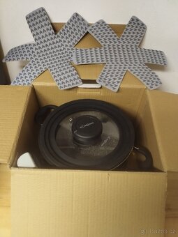 Sada kvalitních hrnců do karavanu nepoužitá - 5