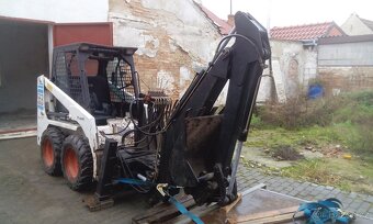 Smykový nakladač - 5