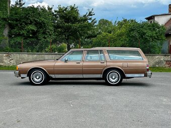 Chevrolet Caprice Classic Wagon - 5