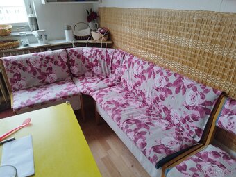 Rohová lavice a kuchyňský stul - 5