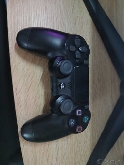 Playstation 4 pro 1TB - 5