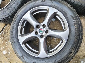 Zimní sada Alfa Stelvio r18 5x110 Bridgestone 235/60/18 - 5
