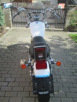 Suzuki VS 750 Intruder - 5