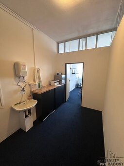 Pronájem skladových prostor - kanceláře 38m2 v centru Blansk - 5