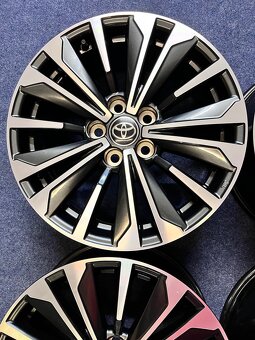 5x114,3 R17 Originál Alu Toyota COROLLA 2025 - NOVÝ STAV - 5