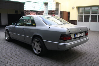 Mercedes-Benz 124 300 CE - 5