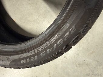 prodám zimní 225/45/18 Michelin a Pirelli - 5