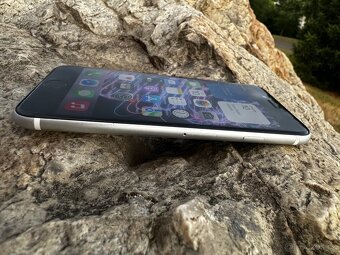 iPhone SE 2020 64 GB - 5