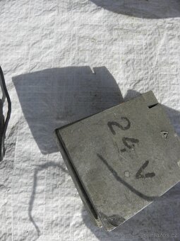 bakelitové součástky elektro - 5