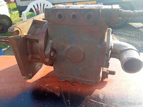 HYDRAULICS PUMPA POCLAIN - 5