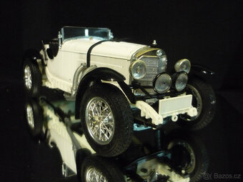 Mercedes Benz SSK bíločerný Bburago 1/18 - 5