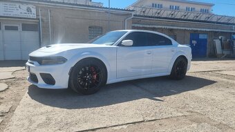 DODGE CHARGER SRT WIDEBODY 6,4l V8 DPH - Amerika Na Kolech - 5