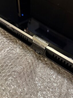 Samsung 55” (138 cm) 4K Zakřivená SUHD Smart TV - 5