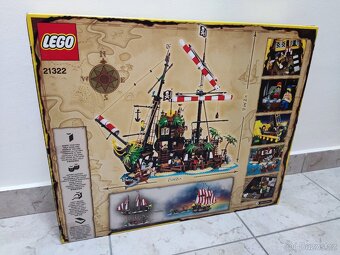 LEGO Ideas 21322 Zátoka pirátů z lodě Barakuda - 5