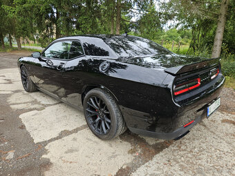 Dodge Challenger SRT Hellcat 6.2l - NEHAVAROVANÉ - 5