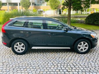 Volvo XC60 2.4D 5VÁLEC 4x4 120KW MANUÁL BEZ KOROZE - 5