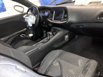 Náhradní díly Dodge challenger r/t 5.7 - 5