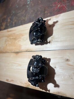 Brzdiče Mercedes 190 W201 - 5