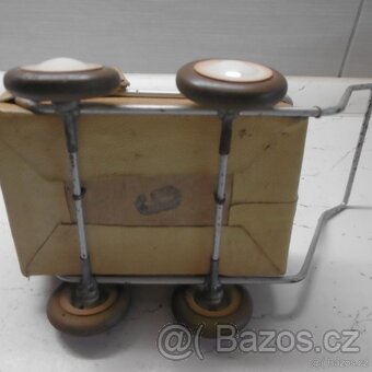 RETRO HRAČKA KOČÁREK DUBENA - 5