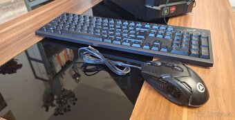 Herní PC včetně monitoru,klavesnice a myši - 5