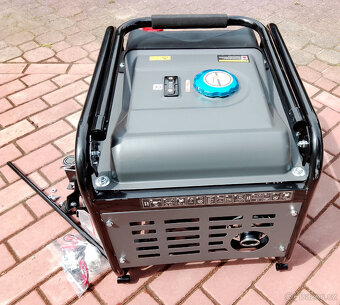 Prodám elektrocentrálu ZELGHANN ZG8240HX - 5