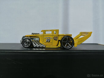autíčko hot wheels Bone Shaker - otvírák na láhve - 5