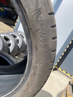 Pneu Michelin 295/35 r21 - 5