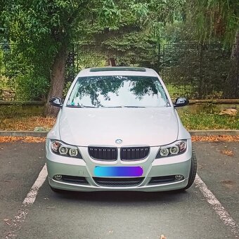 BMW 320i - 5