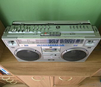 JVC M70 - 5