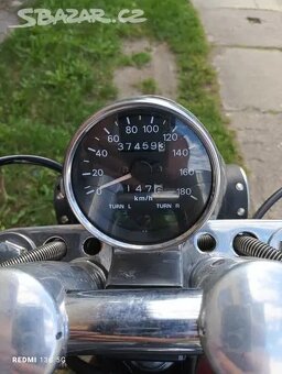 Suzuki Intruder VS 800 - 5