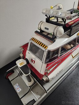 FUNKCNI MODEL AUTA LOVCI DUCHŮ - 5