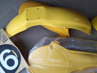 Suzuki RM500 plastové díly originál - 5