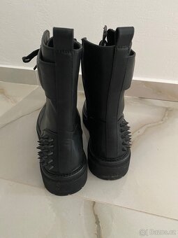 Kotníkové boty na platformě - 5