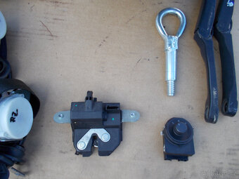 Díly Meriva B 1.4 88kw (č.2) - 5