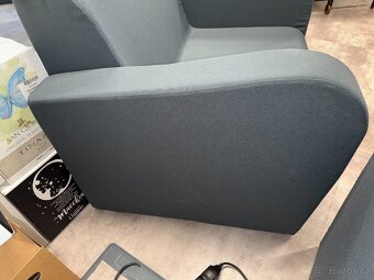 Prodám moderní křeslo elegantní a pohodlné - 5