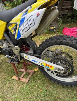 Suzuki RM 250 2003 - 5