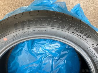 205/55R17 91V Good year efficient grip performance - 5