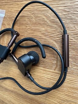 Bang & Olufsen Earset - 5