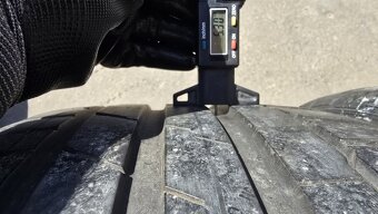 Letní pneu 255/35/19 Hankook - 5