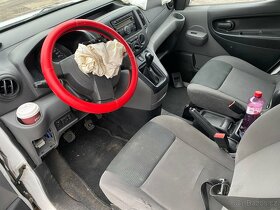 Náhradní díly z Nissan NV200 - 5