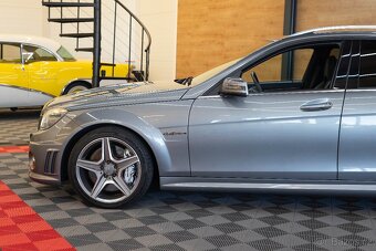 Mercedes-Benz C trieda Kombi 63 AMG - 5