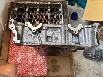 Hlava motoru Ford 2,2 tdci, udělaná, najela asi 1000km - 5