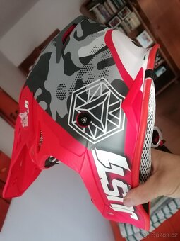 Prodám helmu mx enduro just 1 velikost L. - 5