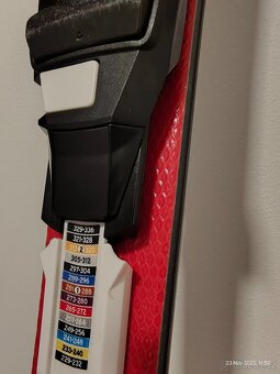 Lyže juniorské Atomic Redster 150cm a hůlky - 5