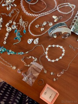 Sbírka bižuterie se Swarovski + stříbrné šperky, dětské náuš - 5