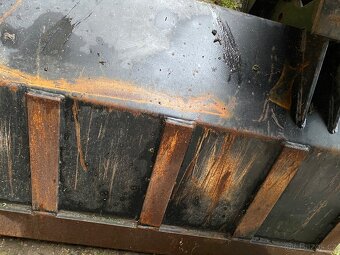 Čelní nakladač iseki - 5